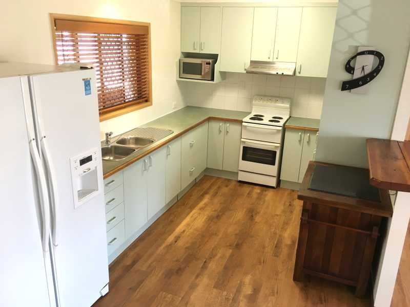 6 Salgado Street, Boyne Island QLD 4680