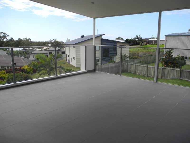 25 Lighthouse Drive, Boyne Island QLD 4680