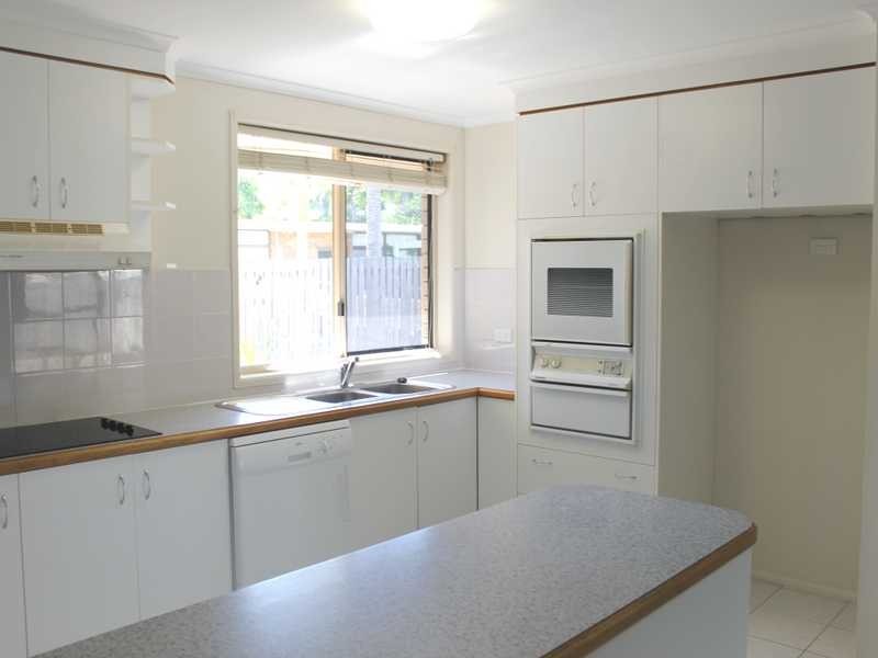 4 Lilly Street, Boyne Island QLD 4680