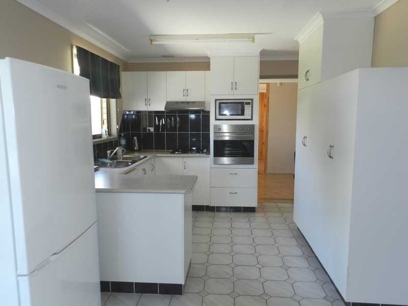 26 Edward Street, Boyne Island QLD 4680