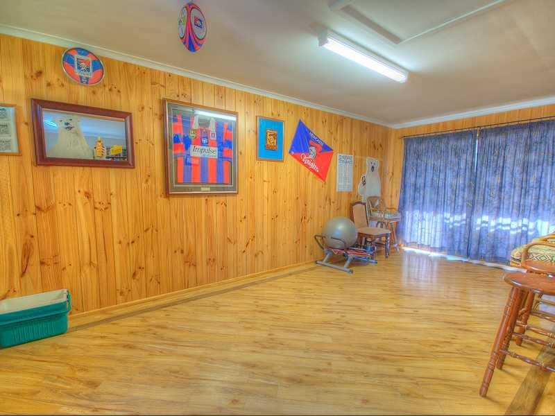 26 Edward Street, Boyne Island QLD 4680