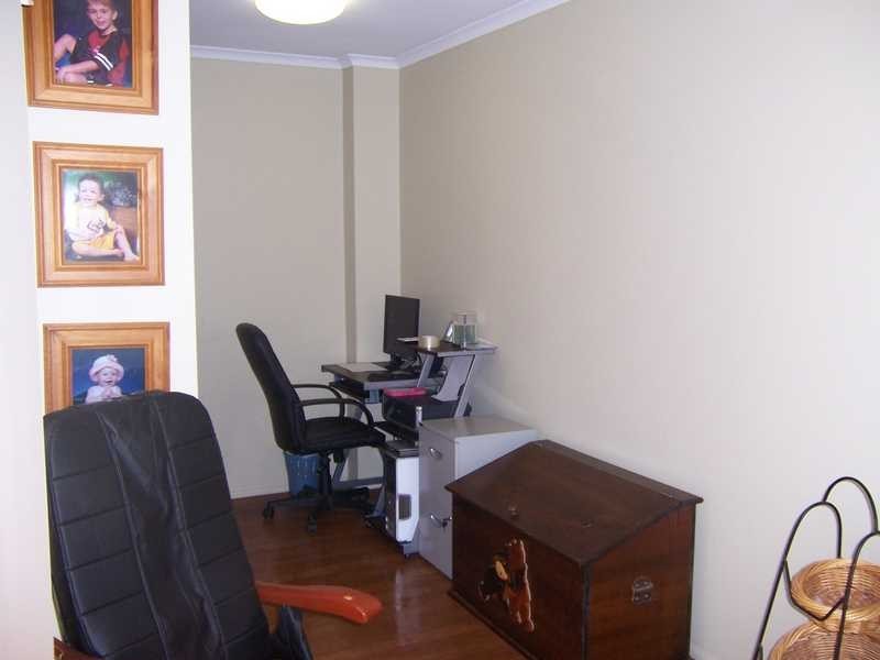 30 Crest Avenue, Boyne Island QLD 4680