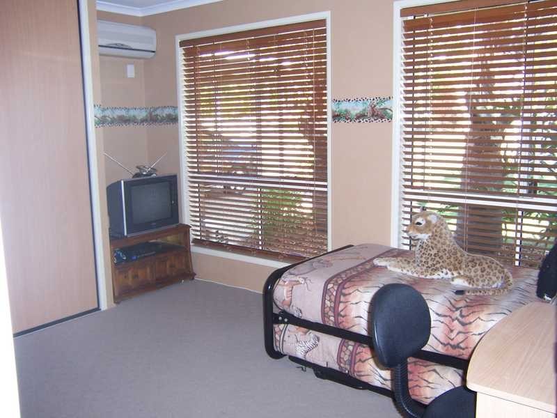 30 Crest Avenue, Boyne Island QLD 4680