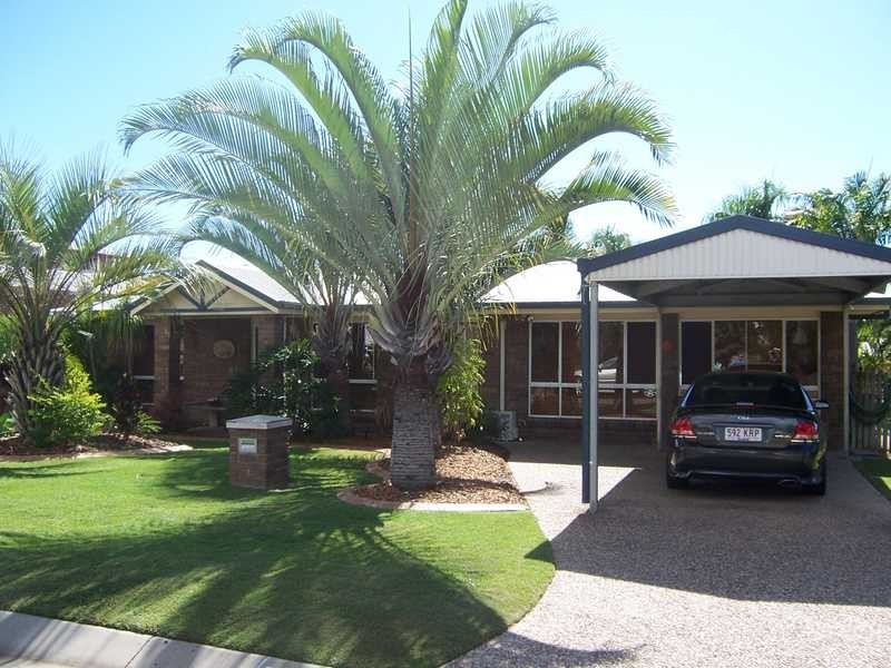 30 Crest Avenue, Boyne Island QLD 4680