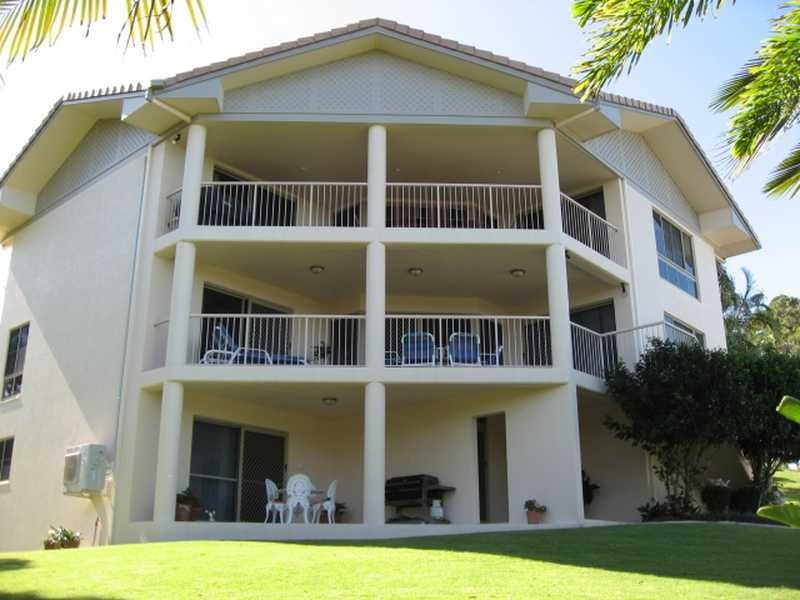 12 Charles Crescent, Tannum Sands QLD 4680