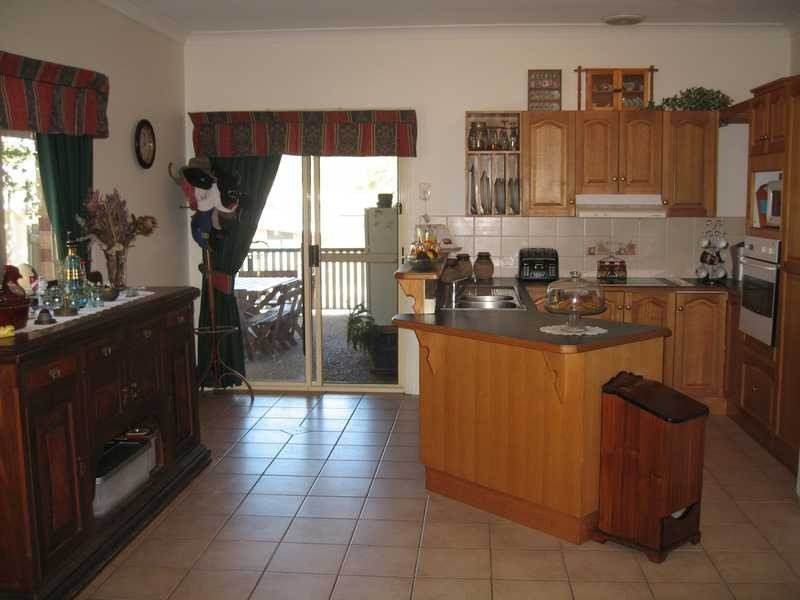 18 Centenary Drive, Boyne Island QLD 4680