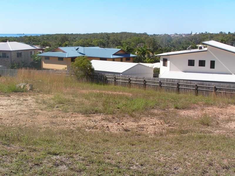 39 Lighthouse Drive, Boyne Island QLD 4680