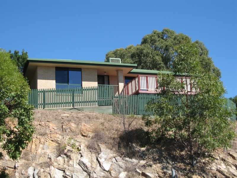 2 Wattle Court, Boyne Island QLD 4680