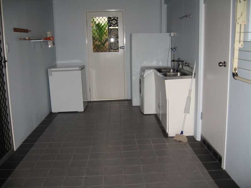 21 Marina Avenue, Boyne Island QLD 4680