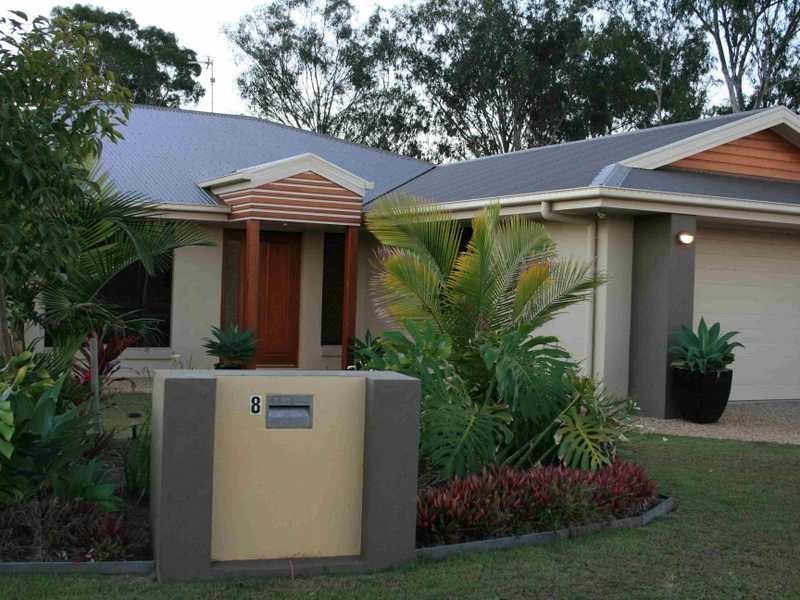 8 Golf View Drive, Boyne Island QLD 4680