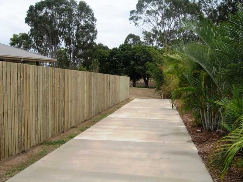 8a Golf View Drive, Boyne Island QLD 4680