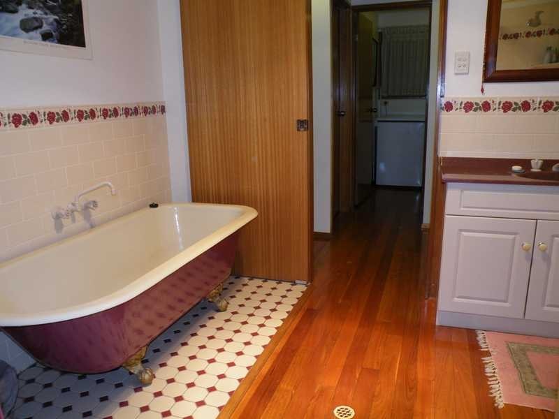 10 Chauvel Court, Boyne Island QLD 4680