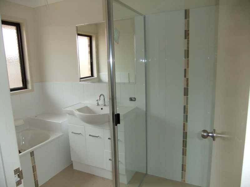 14 Jeana Close, Boyne Island QLD 4680