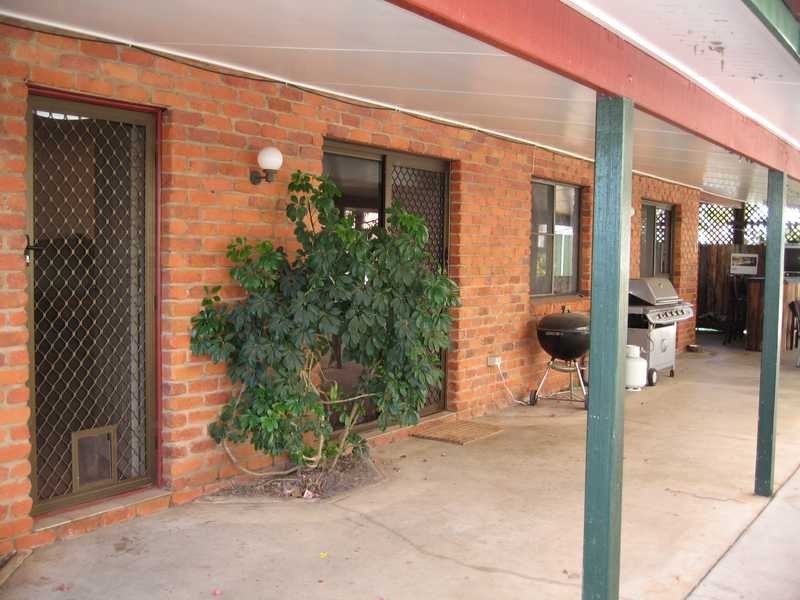 102 Malpas Street, Boyne Island QLD 4680