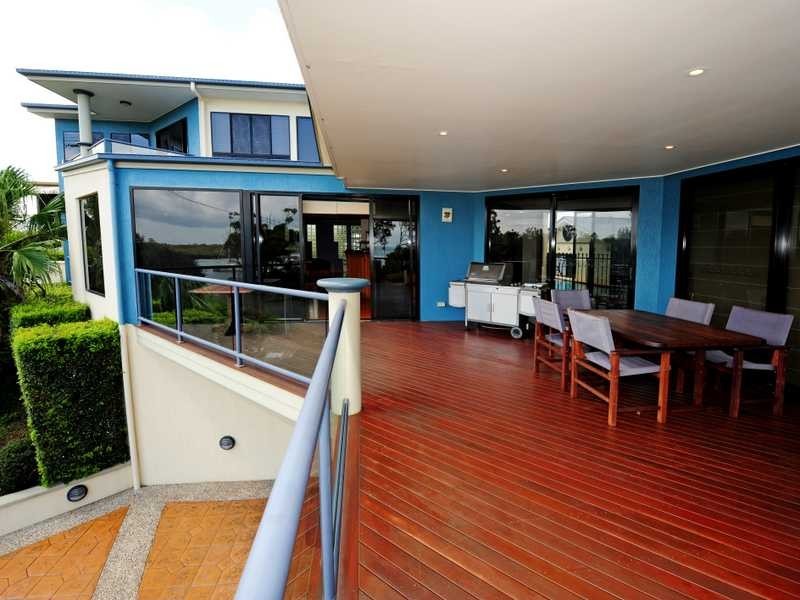 9 River Drive, Boyne Island QLD 4680