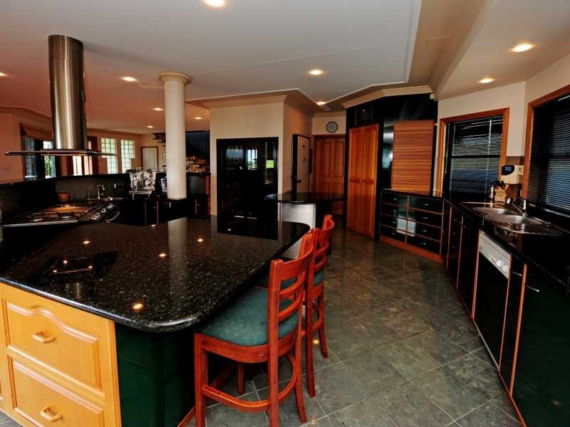 9 River Drive, Boyne Island QLD 4680
