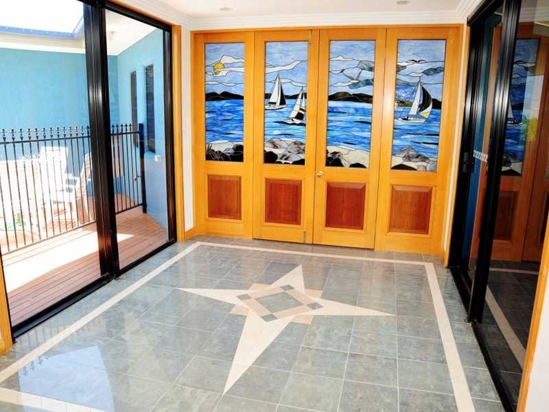 9 River Drive, Boyne Island QLD 4680