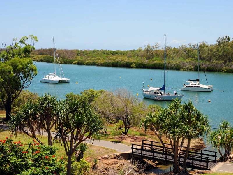 9 River Drive, Boyne Island QLD 4680