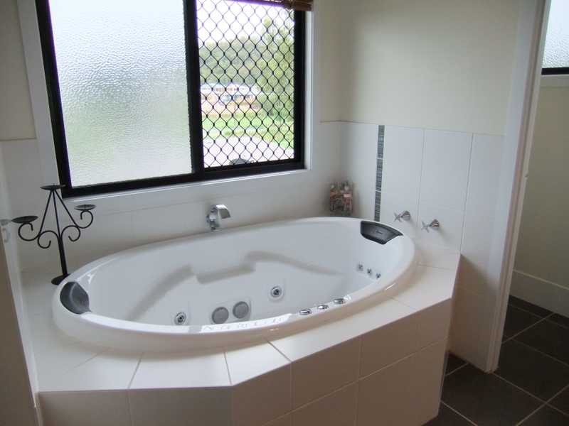 54 GOLF VIEW DRIVE, Boyne Island QLD 4680