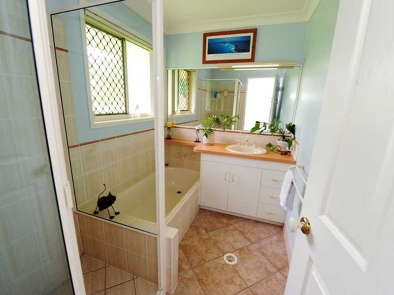 9a Golden Avenue, Tannum Sands QLD 4680