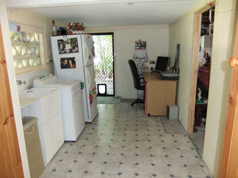 13 Yukana Street, Boyne Island QLD 4680