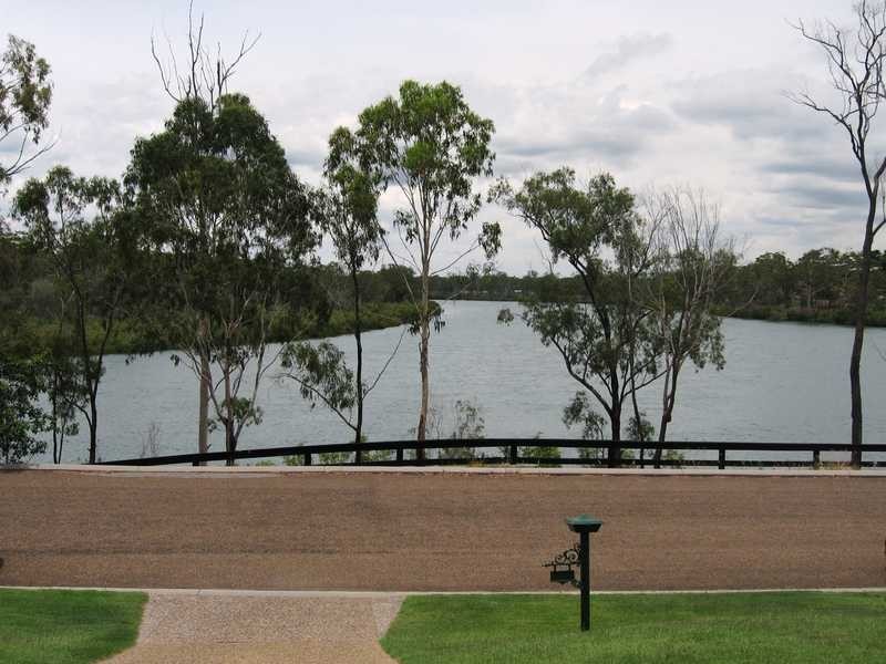 21 Tarcoola Drive, Boyne Island QLD 4680