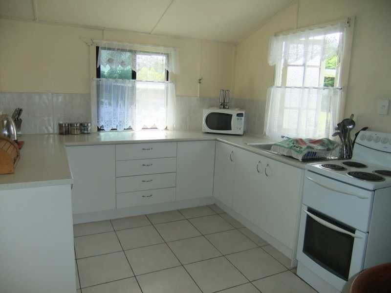 50 Wadeleigh Street, Bororen QLD 4678