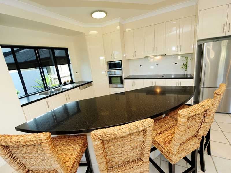 8 Riverside Drive, Tannum Sands QLD 4680