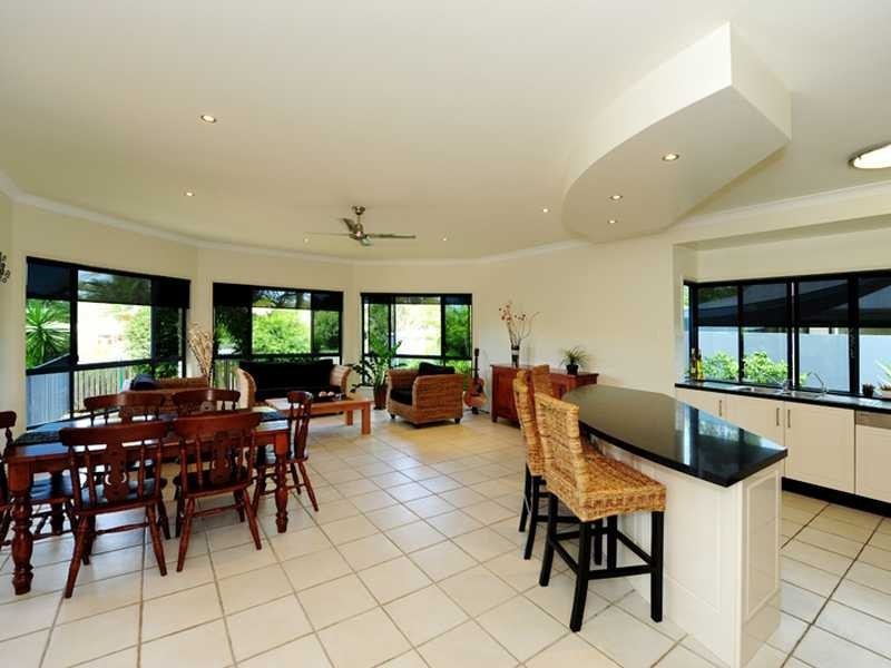 8 Riverside Drive, Tannum Sands QLD 4680