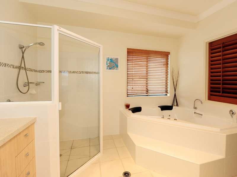 8 Riverside Drive, Tannum Sands QLD 4680