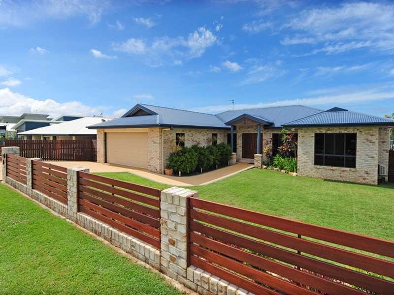 8 Riverside Drive, Tannum Sands QLD 4680