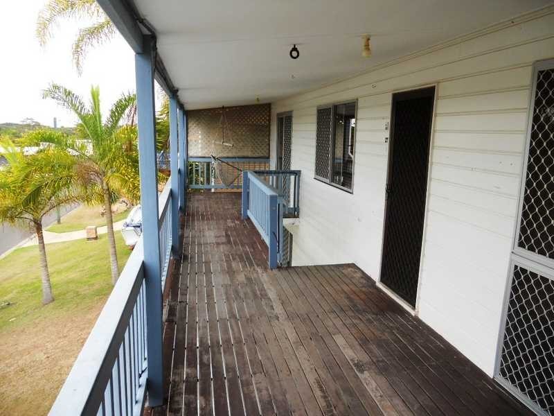 27 Crest Avenue, Boyne Island QLD 4680