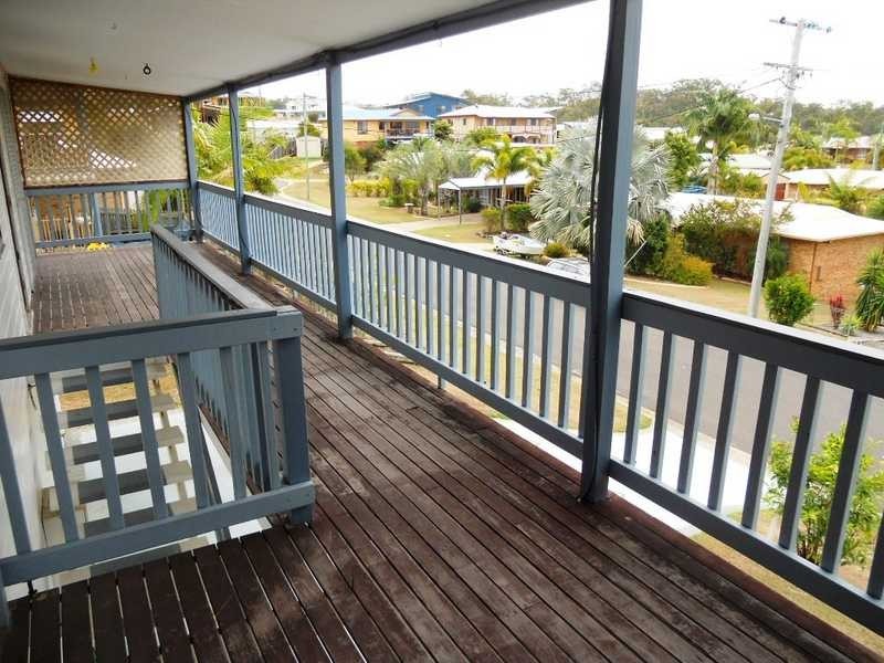 27 Crest Avenue, Boyne Island QLD 4680