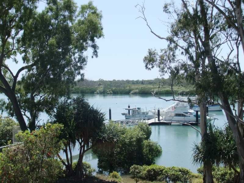 Unit 10 8a Wyndham Ave, Boyne Island QLD 4680