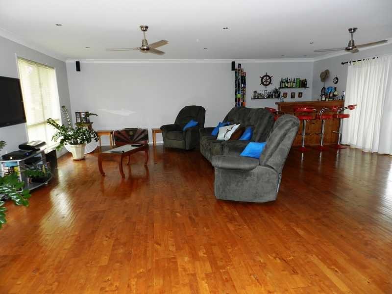 6 Helena Court, Boyne Island QLD 4680