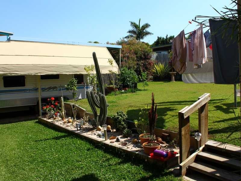 6 Helena Court, Boyne Island QLD 4680