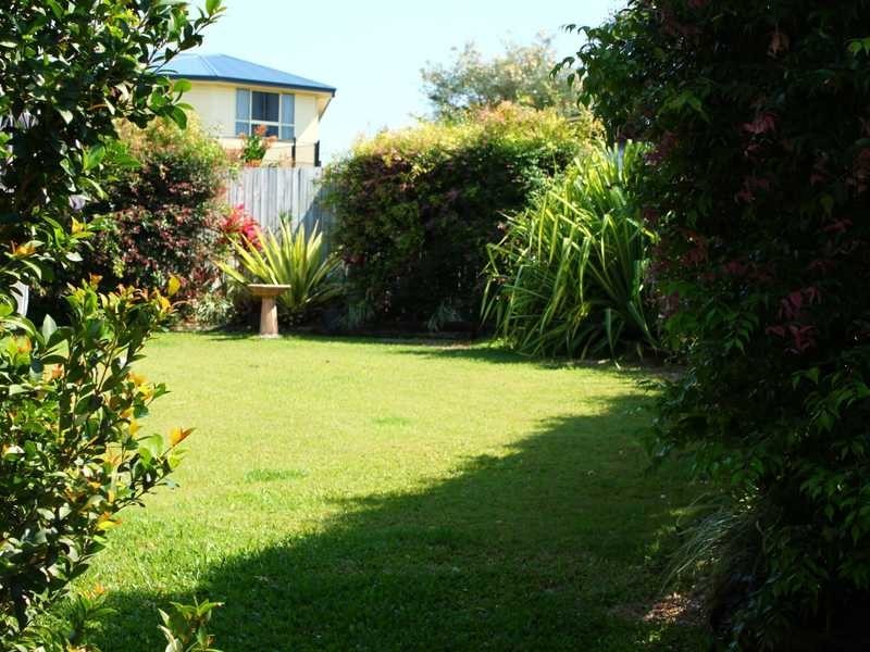 6 Helena Court, Boyne Island QLD 4680