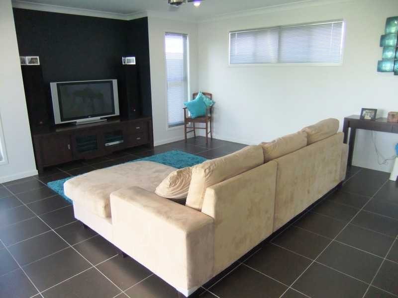 8 Surita Court, Boyne Island QLD 4680
