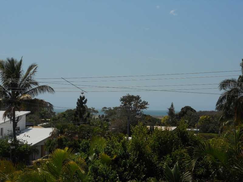 25 Katandra Street, Boyne Island QLD 4680