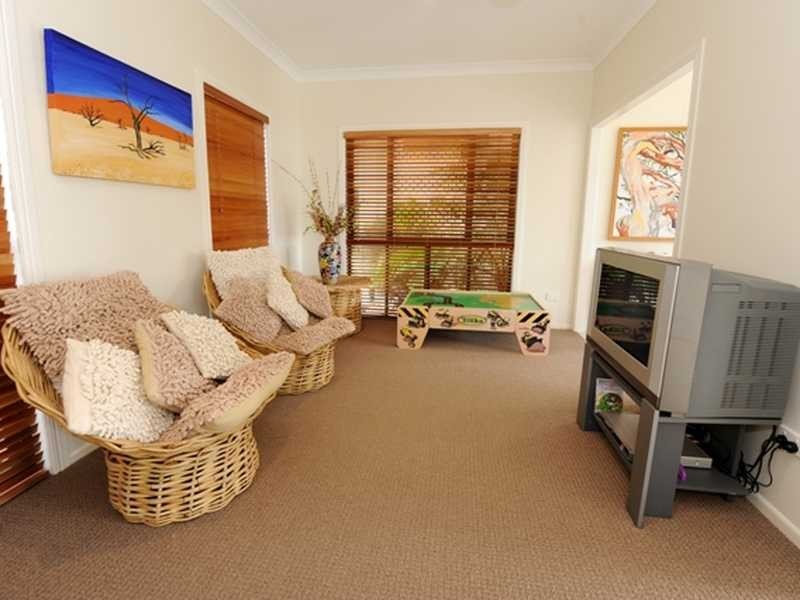 32 Lighthouse Drive, Boyne Island QLD 4680