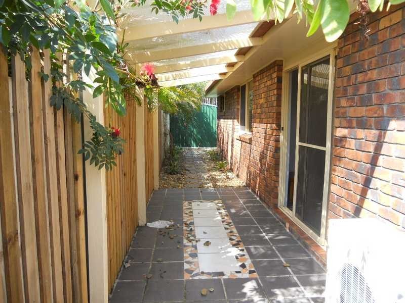 22 Curtis Avenue, Boyne Island QLD 4680