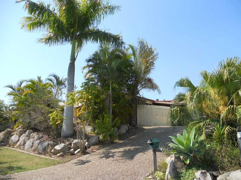 22 Curtis Avenue, Boyne Island QLD 4680