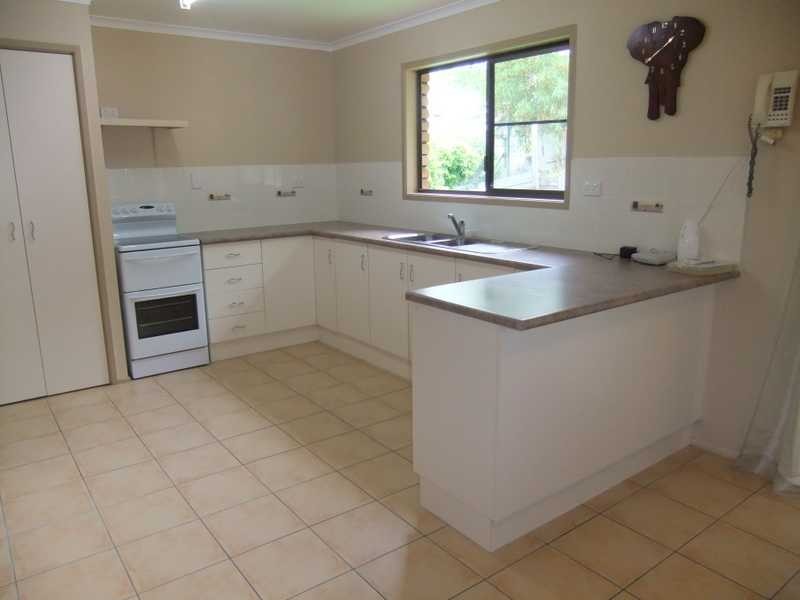 Unit/2/3 Fox Court, Tannum Sands QLD 4680