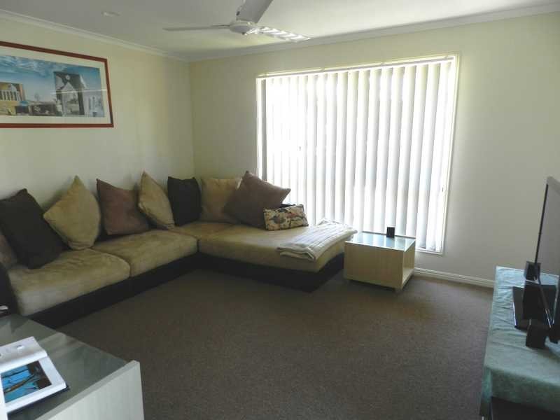 32 Curtis Avenue, Boyne Island QLD 4680