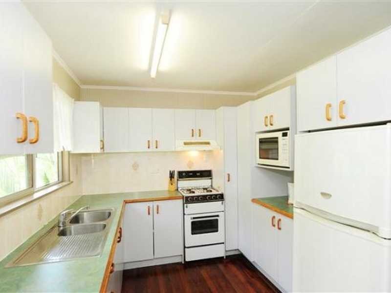 11 Larsen Street, Gladstone QLD 4680