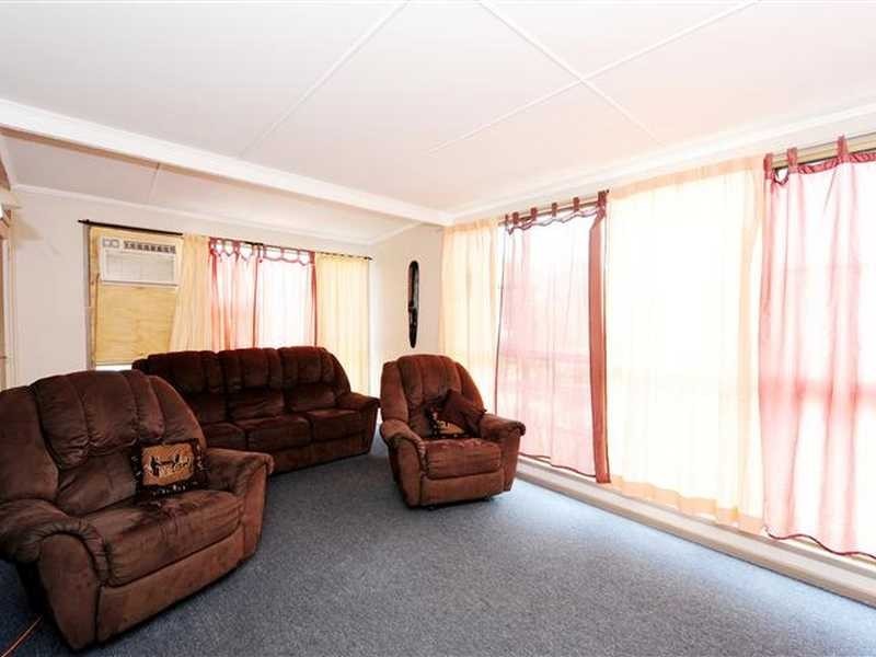 11 Larsen Street, Gladstone QLD 4680