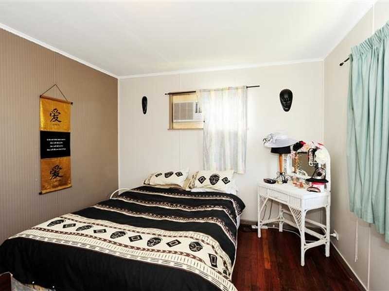 11 Larsen Street, Gladstone QLD 4680