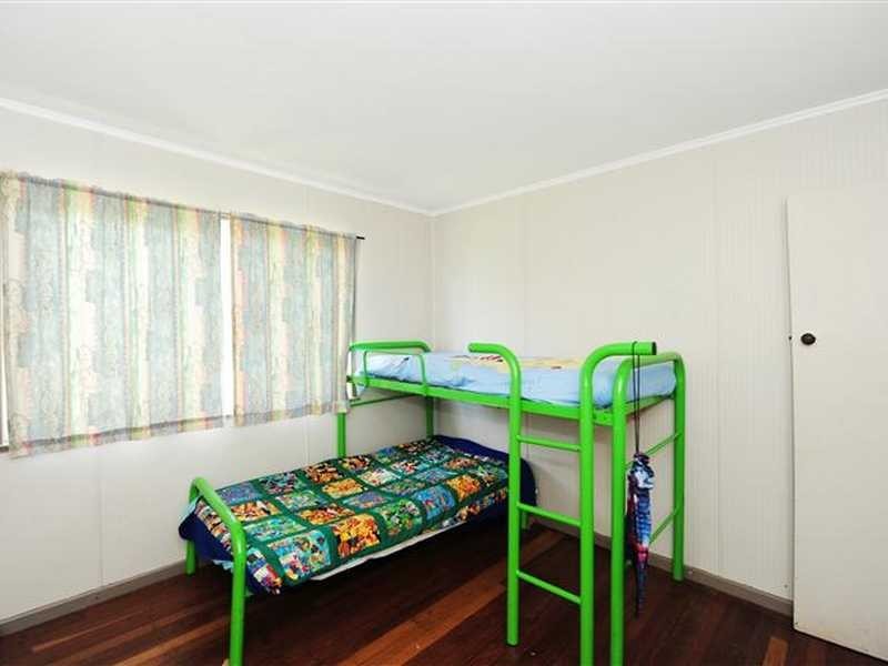 11 Larsen Street, Gladstone QLD 4680