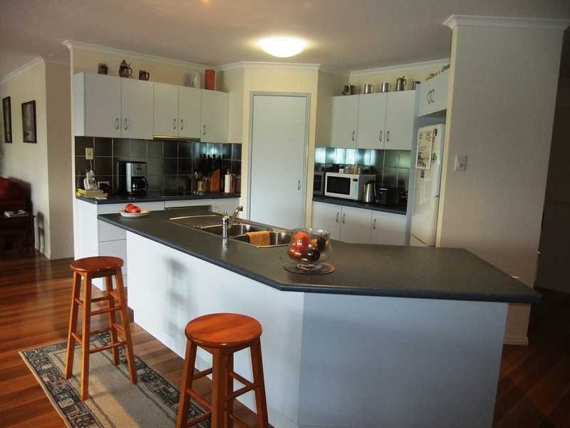 11 Mooring Place, Boyne Island QLD 4680