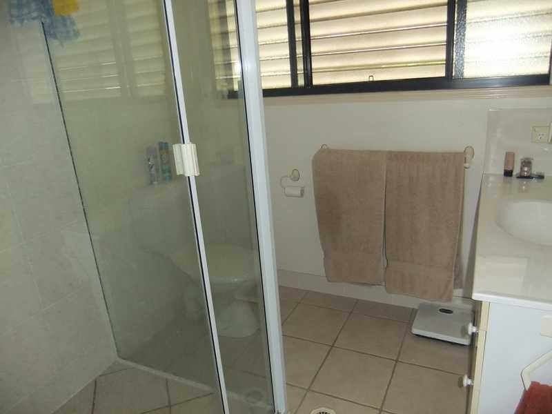 11 Mooring Place, Boyne Island QLD 4680